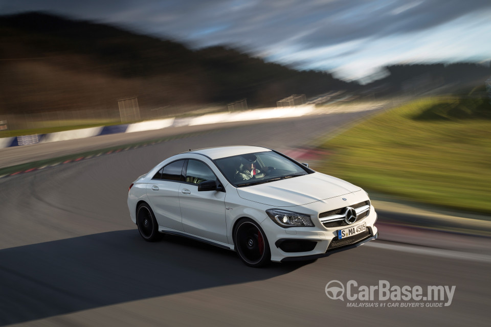 Mercedes-Benz AMG CLA C117 (2014) Exterior