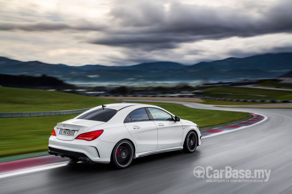 Mercedes-Benz AMG CLA C117 (2014) Exterior