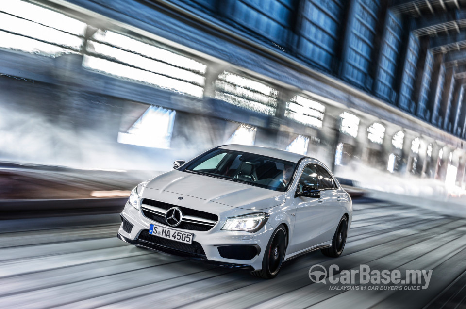 Mercedes-Benz AMG CLA C117 (2014) Exterior