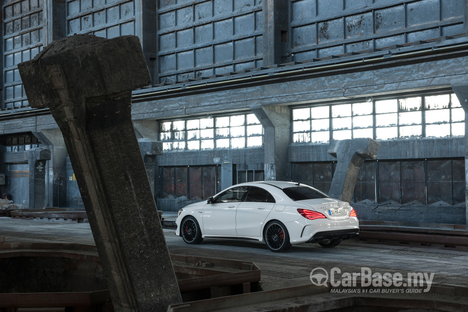 Mercedes-Benz AMG CLA C117 (2014) Exterior