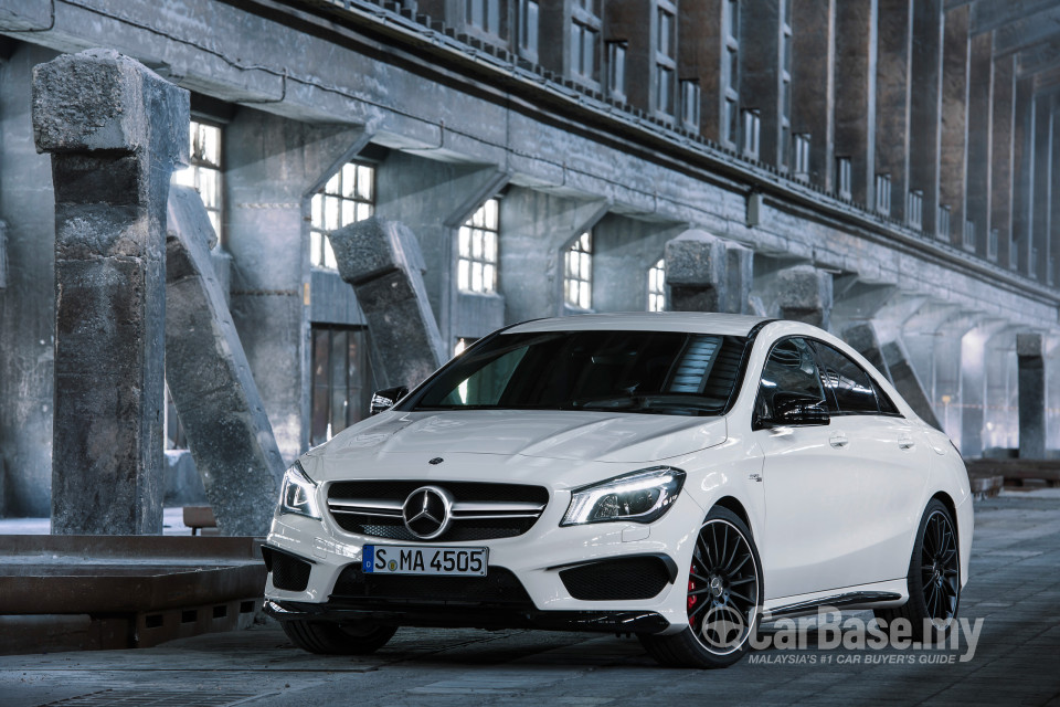 Mercedes-Benz AMG CLA C117 (2014) Exterior