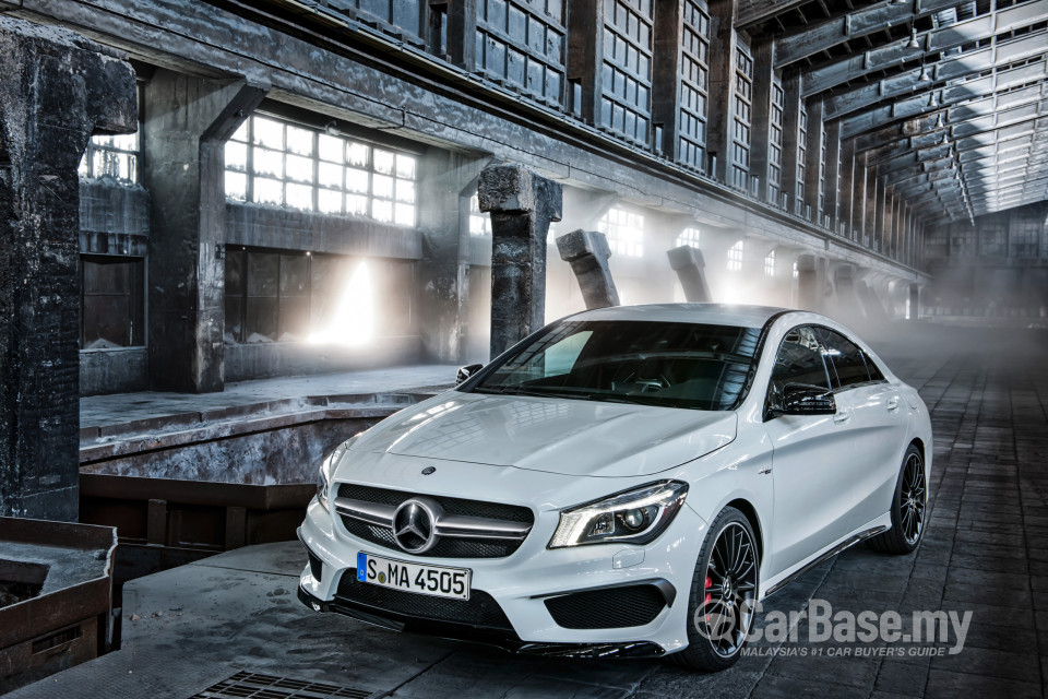 Mercedes-Benz AMG CLA C117 (2014) Exterior