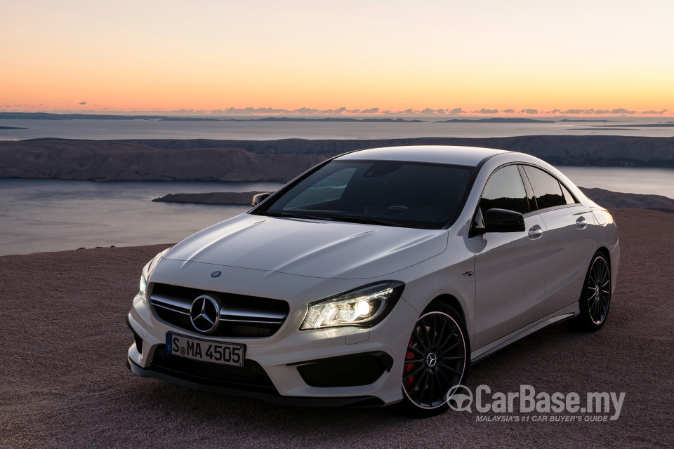 Mercedes-Benz AMG CLA C117 (2014) Exterior