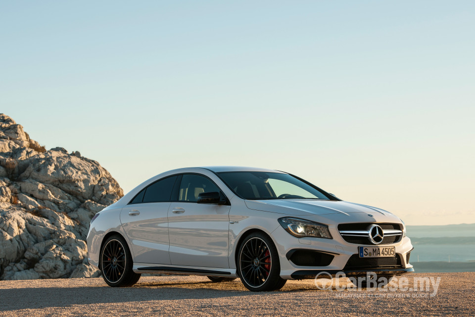 Mercedes-Benz AMG CLA C117 (2014) Exterior