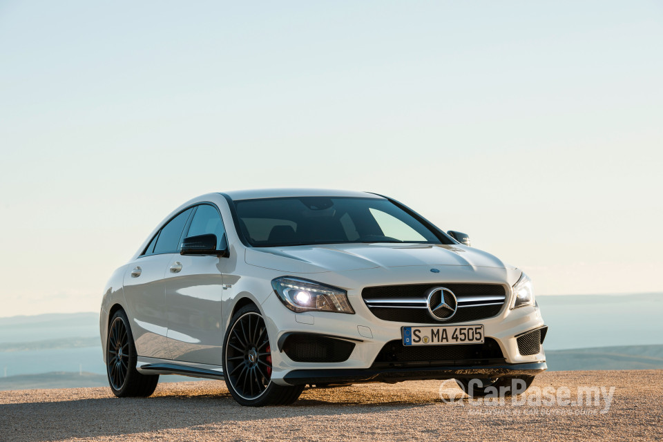 Mercedes-Benz AMG CLA C117 (2014) Exterior