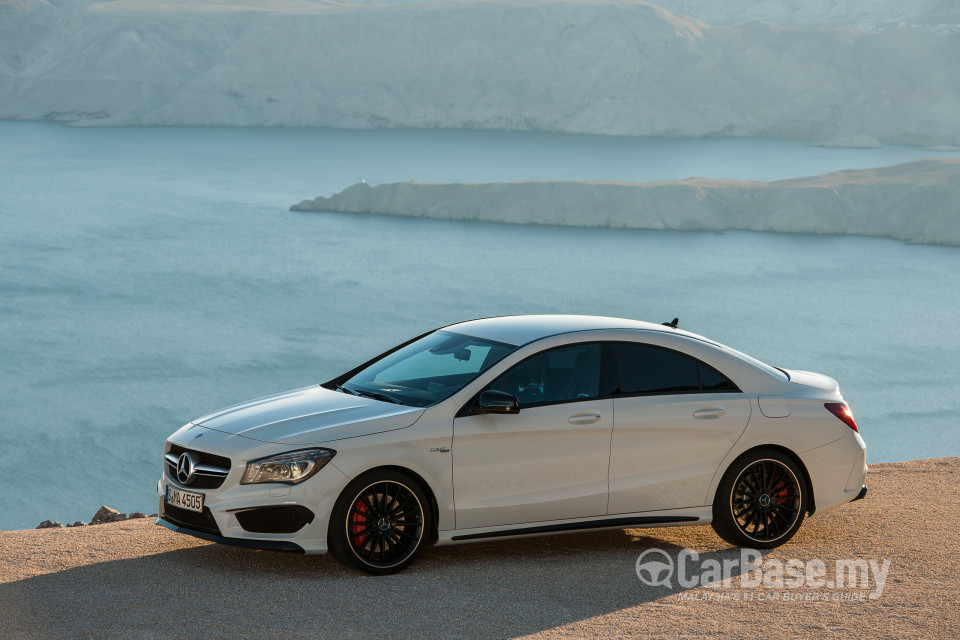 Mercedes-Benz AMG CLA C117 (2014) Exterior
