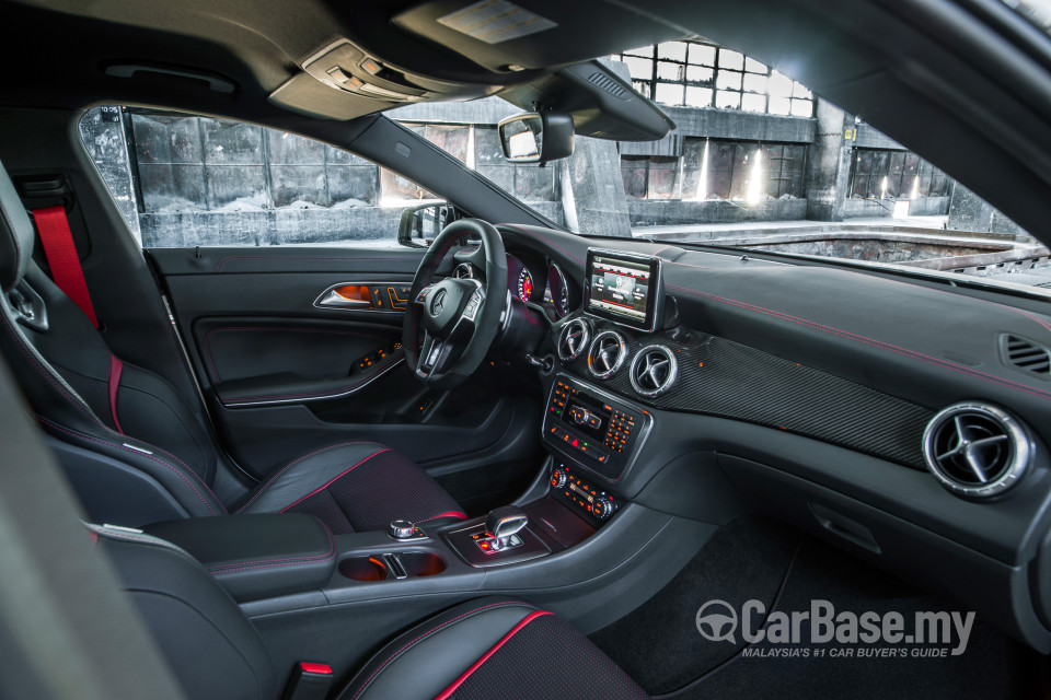 Mercedes-Benz AMG CLA C117 (2014) Interior