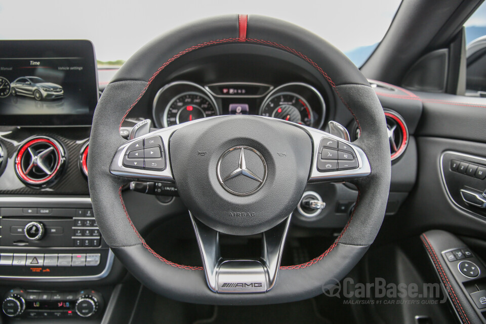 Audi Q5 FY (2019) Interior