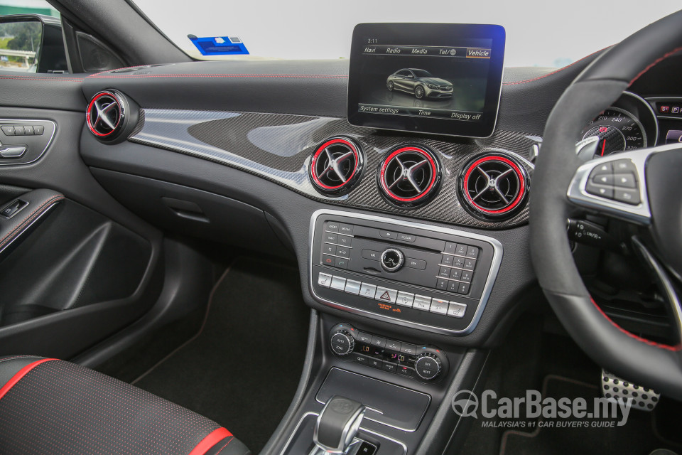 Mercedes-Benz AMG CLA C117 Facelift (2016) Interior