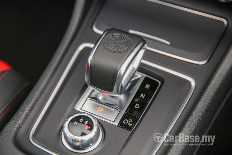 Mercedes-Benz AMG CLA C117 Facelift (2016) Interior
