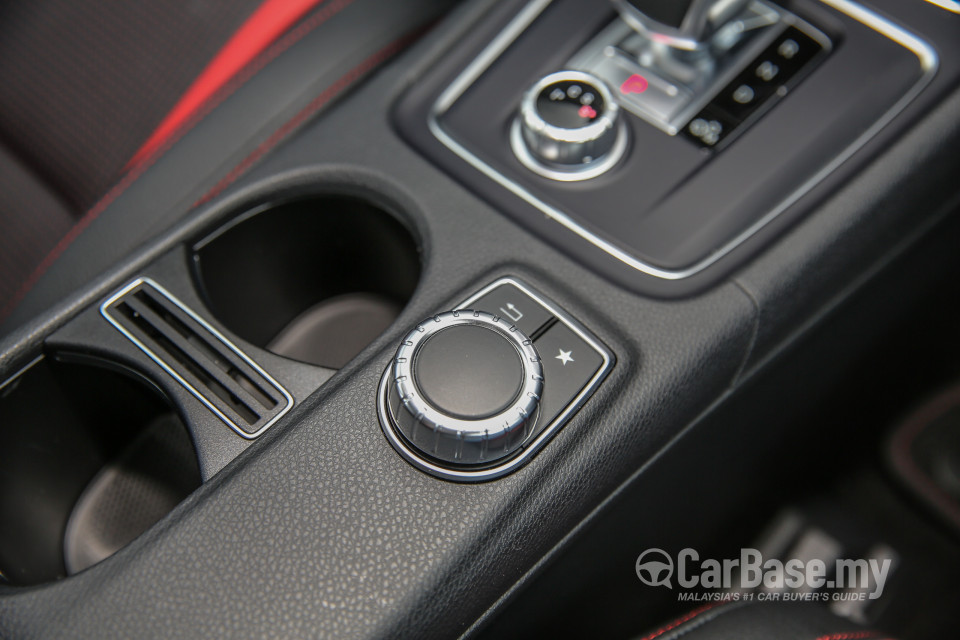 Mercedes-Benz AMG CLA C117 Facelift (2016) Interior