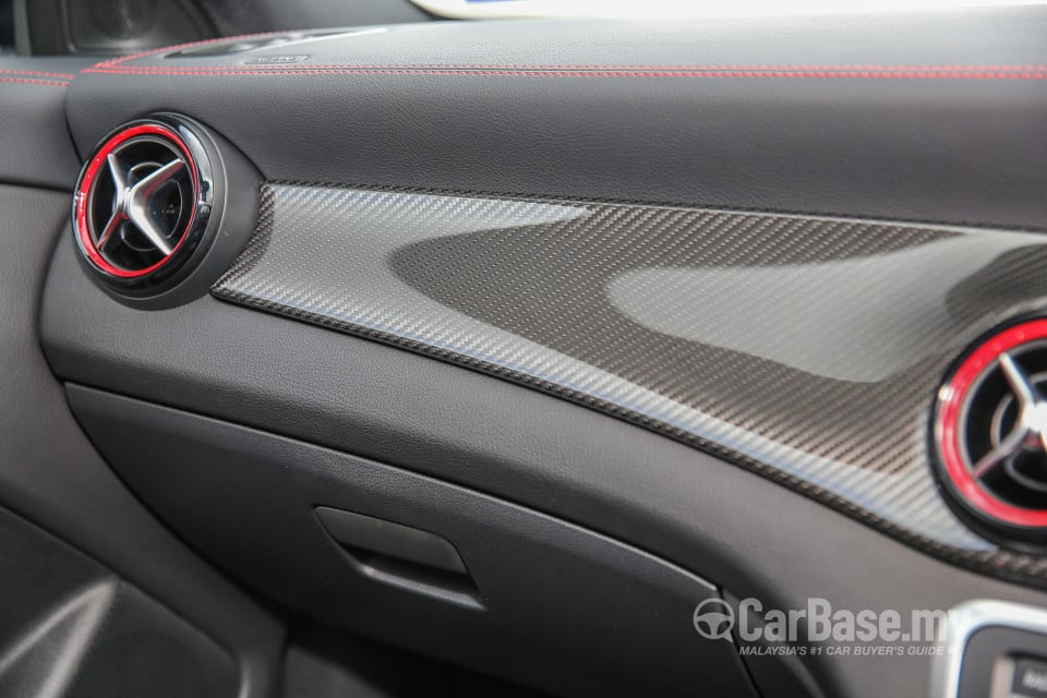 Mercedes-Benz AMG CLA C117 Facelift (2016) Interior