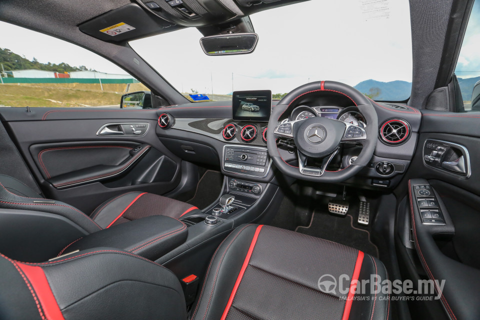 Mercedes-Benz AMG CLA C117 Facelift (2016) Interior
