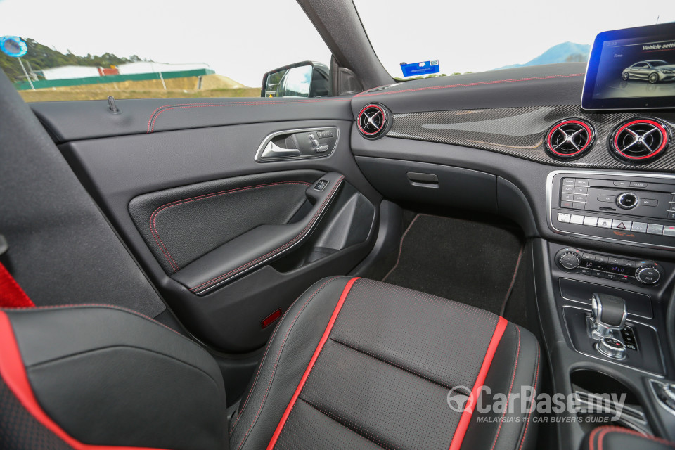 Mercedes-Benz AMG CLA C117 Facelift (2016) Interior