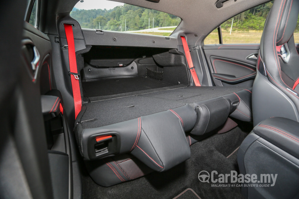 Mercedes-Benz AMG CLA C117 Facelift (2016) Interior