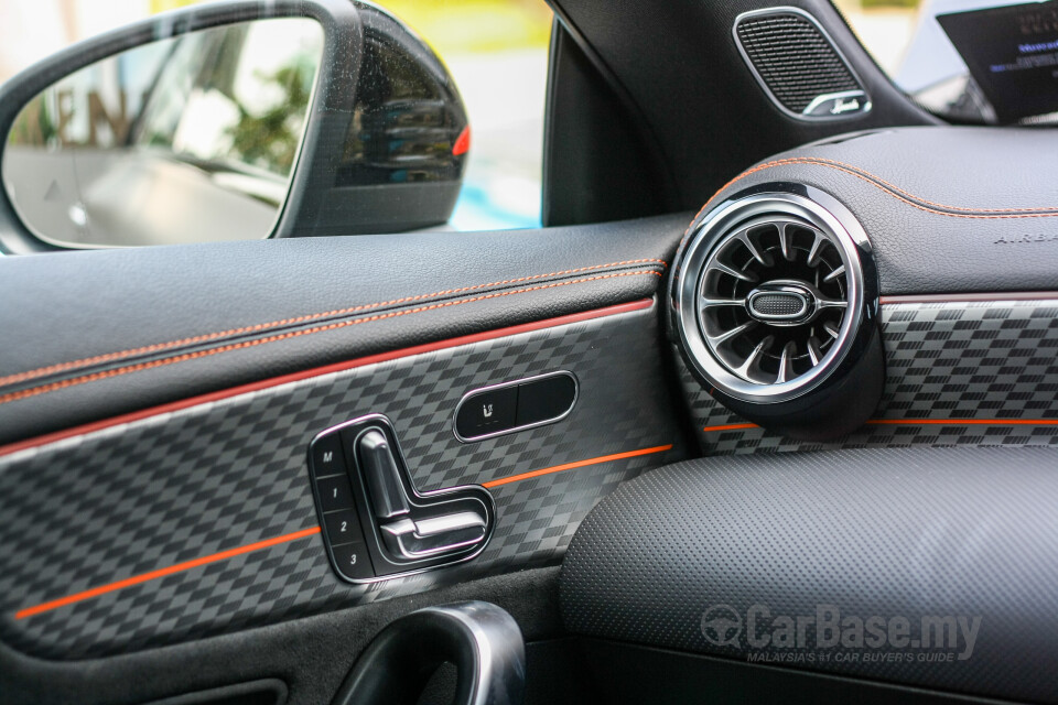 Mercedes-Benz AMG CLA C118 Facelift (2023) Interior