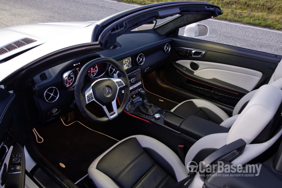 Mercedes-Benz SLC AMG R172 (2013) Interior