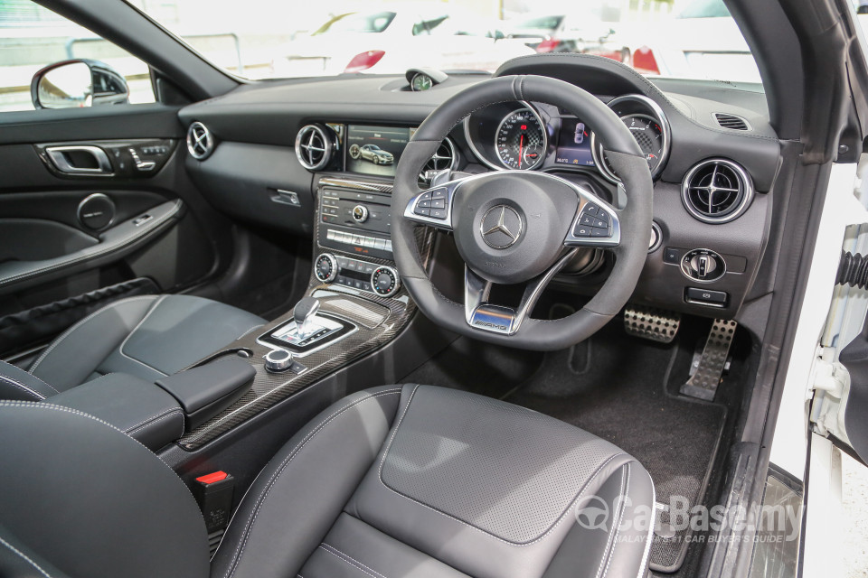 Mercedes-Benz SLC AMG R172 Facelift (2017) Interior