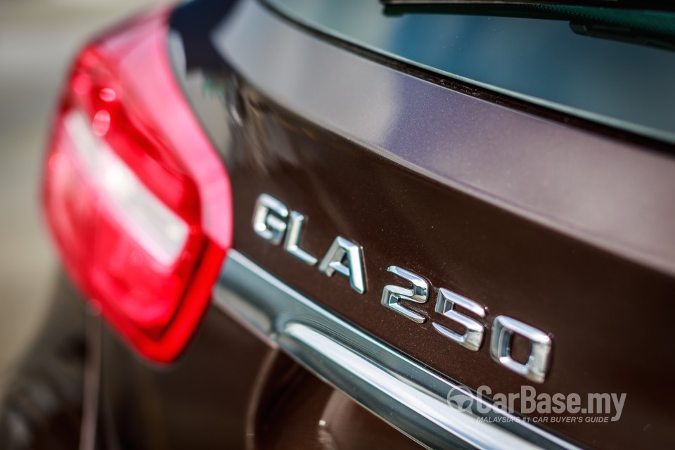Mercedes-Benz GLA X156 (2014) Exterior
