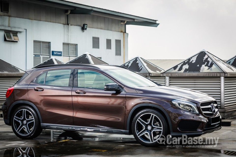 Mercedes-Benz GLA X156 (2014) Exterior