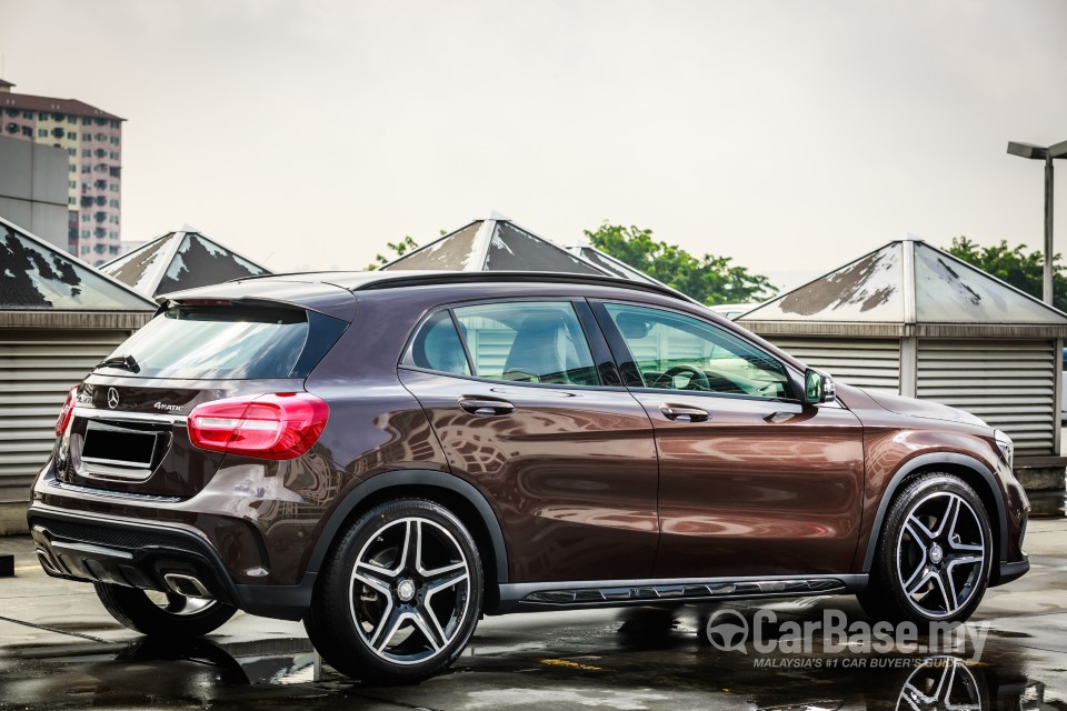 Mercedes-Benz GLA X156 (2014) Exterior