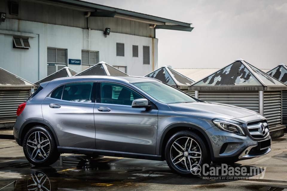 Mercedes-Benz GLA X156 (2014) Exterior