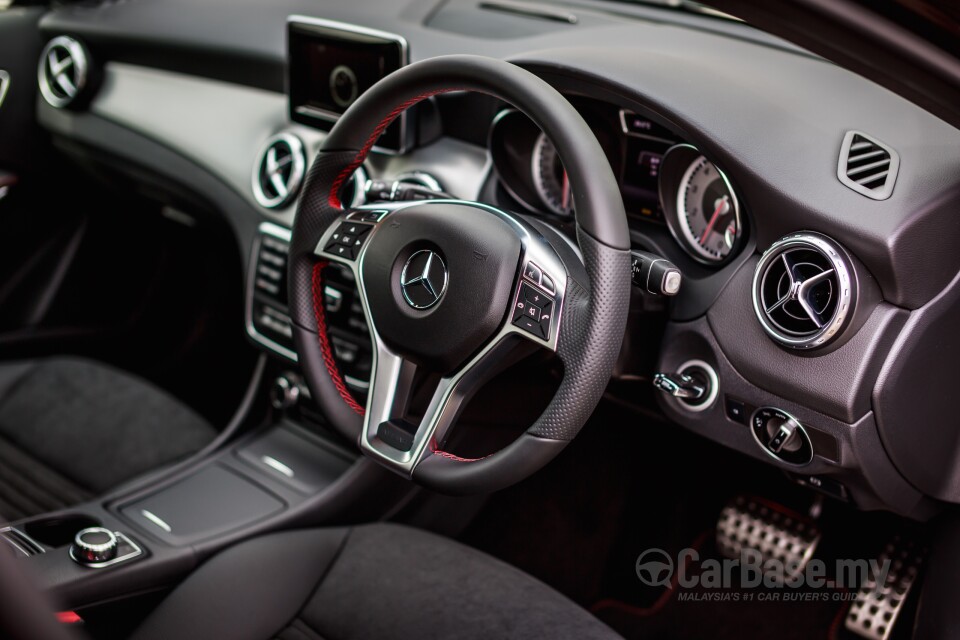 Chevrolet Cruze J300 (2012) Interior