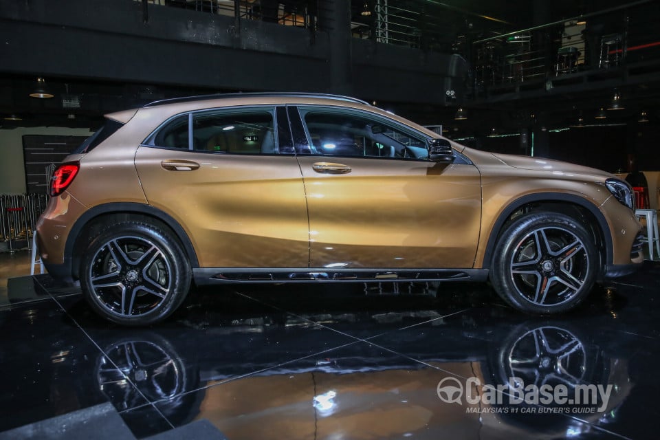 Mercedes-Benz GLA X156 Facelift (2017) Exterior