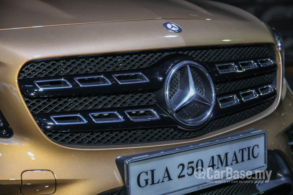 Mercedes-Benz GLA X156 Facelift (2017) Exterior