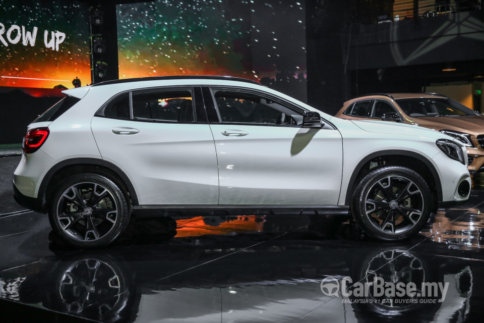 Mercedes-Benz GLA X156 Facelift (2017) Exterior