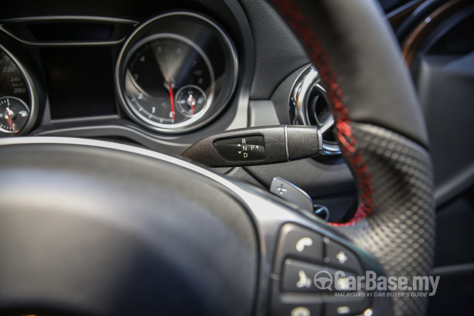 Mercedes-Benz GLA X156 Facelift (2017) Interior