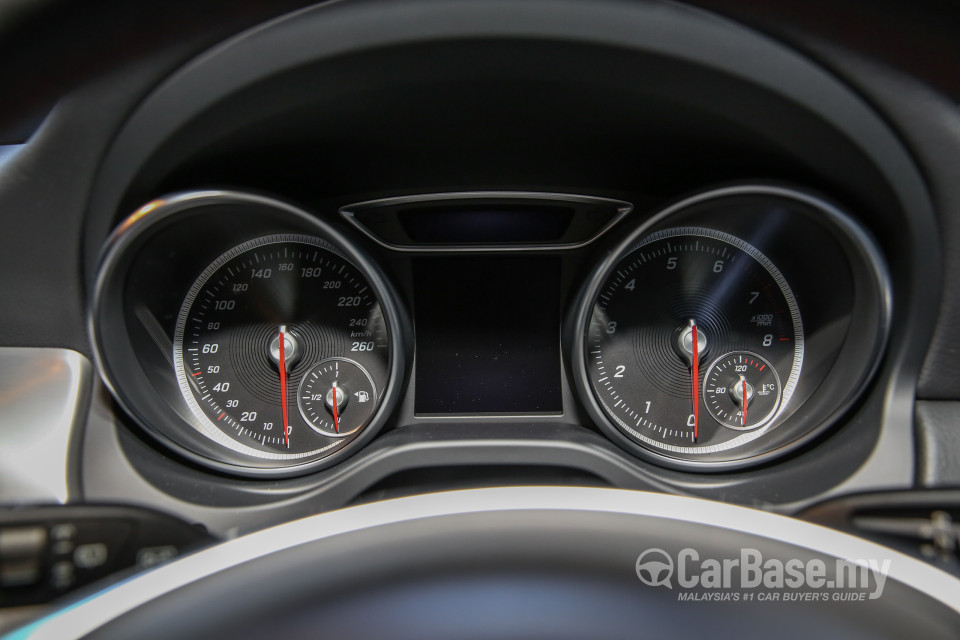 Mercedes-Benz GLA X156 Facelift (2017) Interior