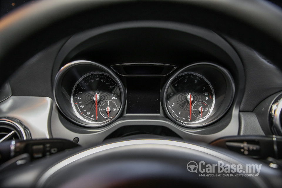 Mercedes-Benz GLA X156 Facelift (2017) Interior