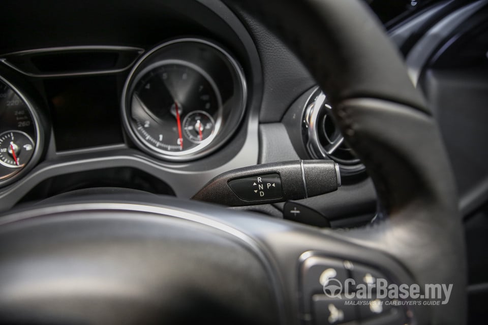 Mercedes-Benz GLA X156 Facelift (2017) Interior