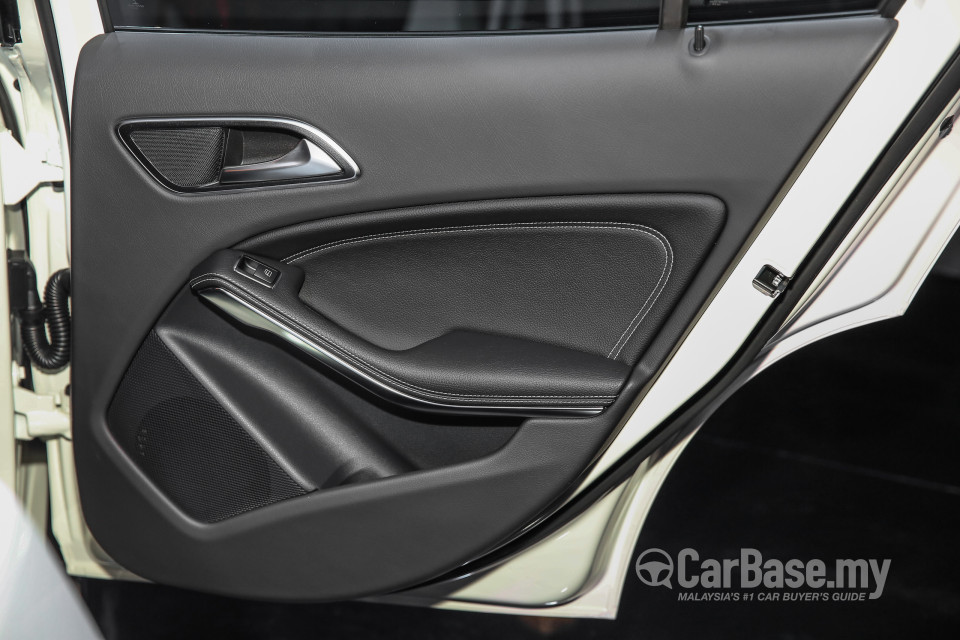 Mercedes-Benz GLA X156 Facelift (2017) Interior