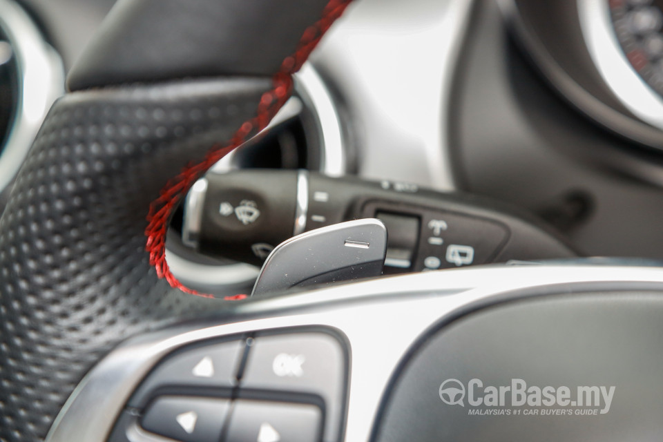 Mercedes-Benz GLA X156 Facelift (2017) Interior