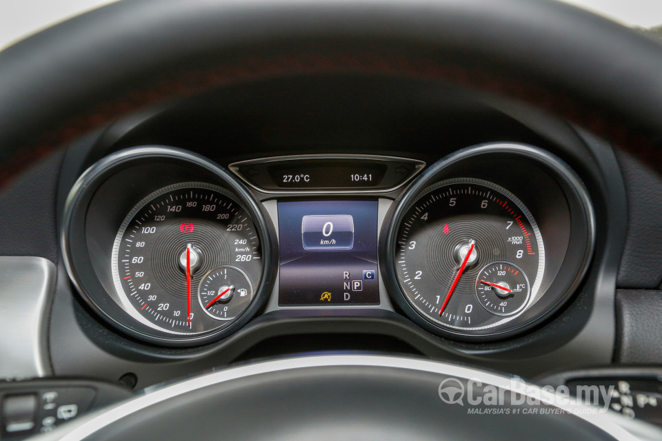 Mercedes-Benz GLA X156 Facelift (2017) Interior