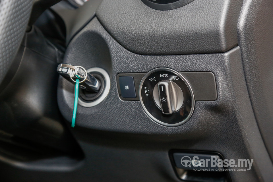 Mercedes-Benz GLA X156 Facelift (2017) Interior