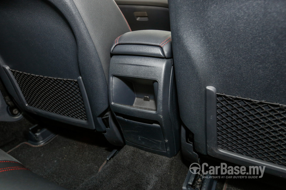 Mercedes-Benz GLA X156 Facelift (2017) Interior