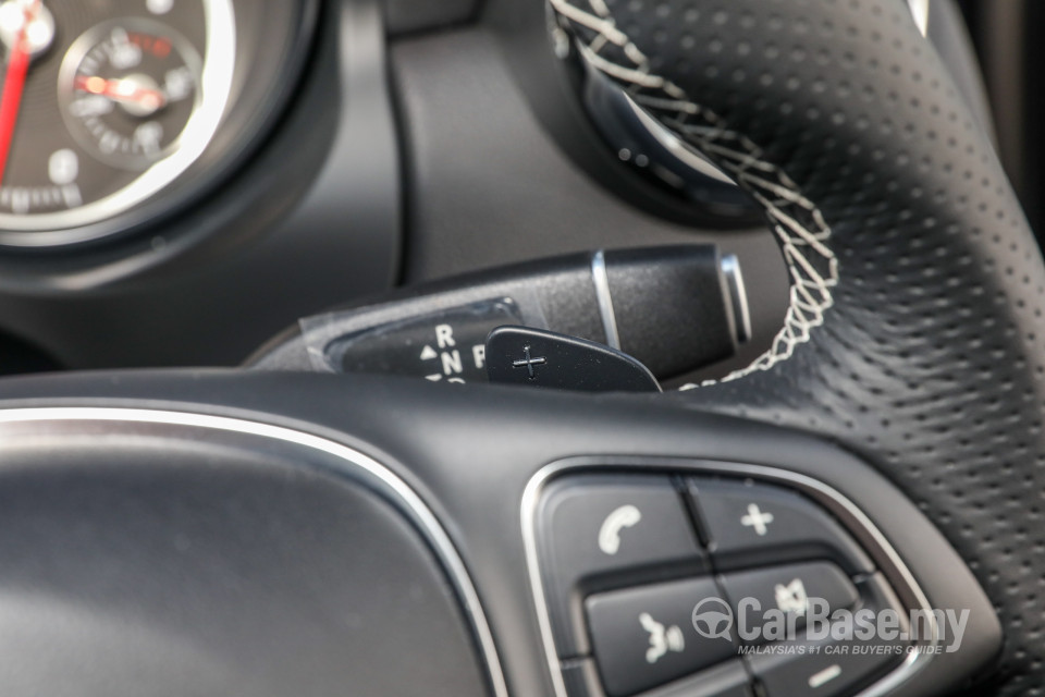 Mercedes-Benz GLA X156 Facelift (2017) Interior