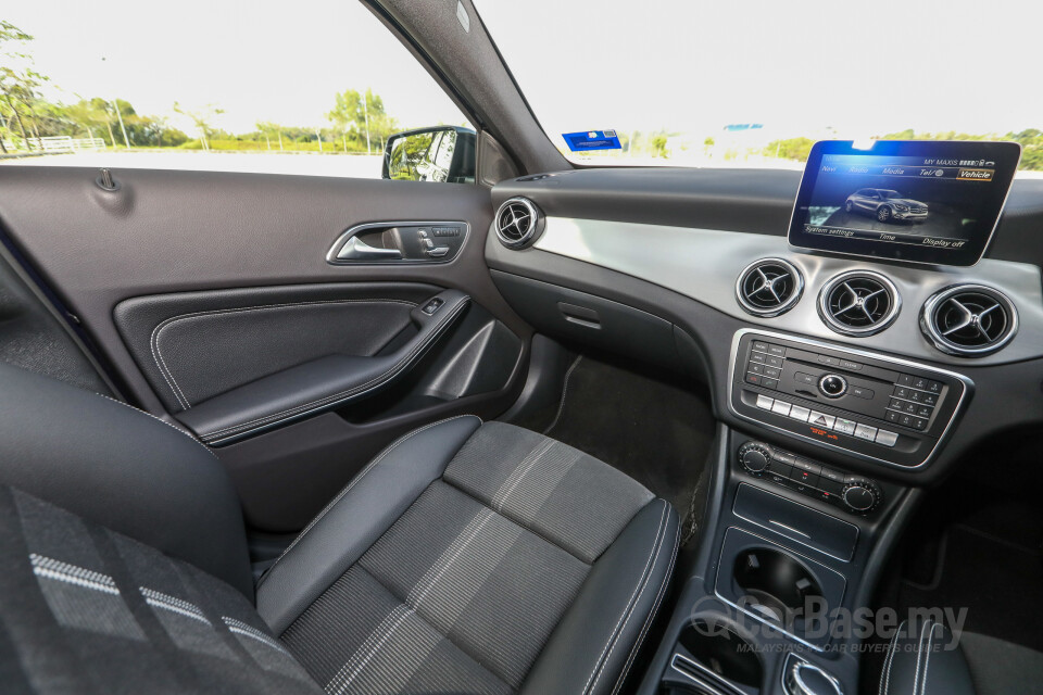 BMW i4 G26 (2022) Interior