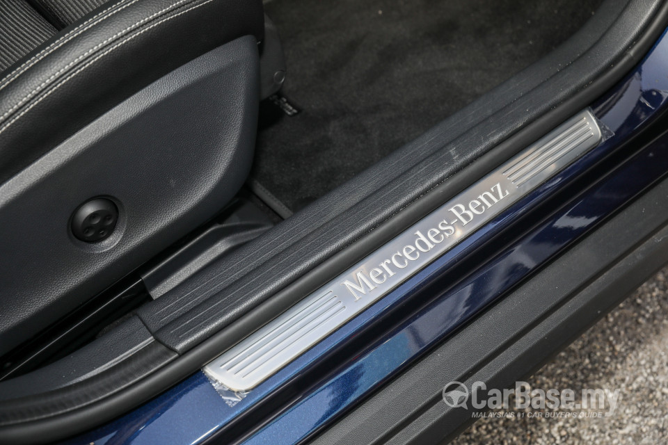 Mercedes-Benz GLA X156 Facelift (2017) Interior