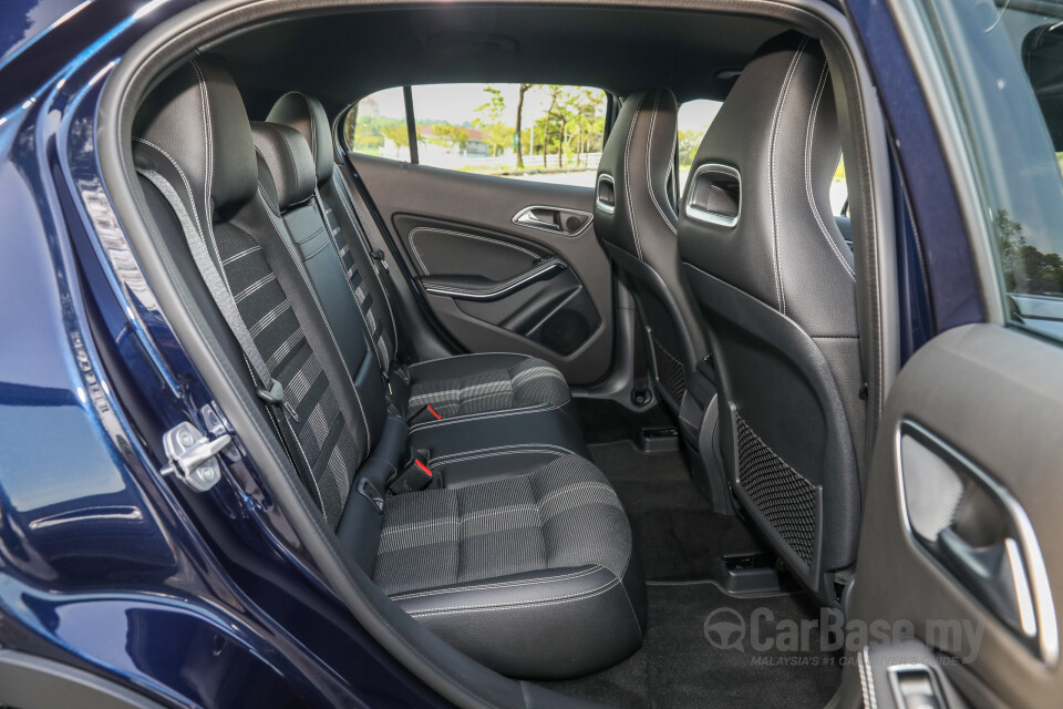 Perodua Aruz D38L (2019) Interior