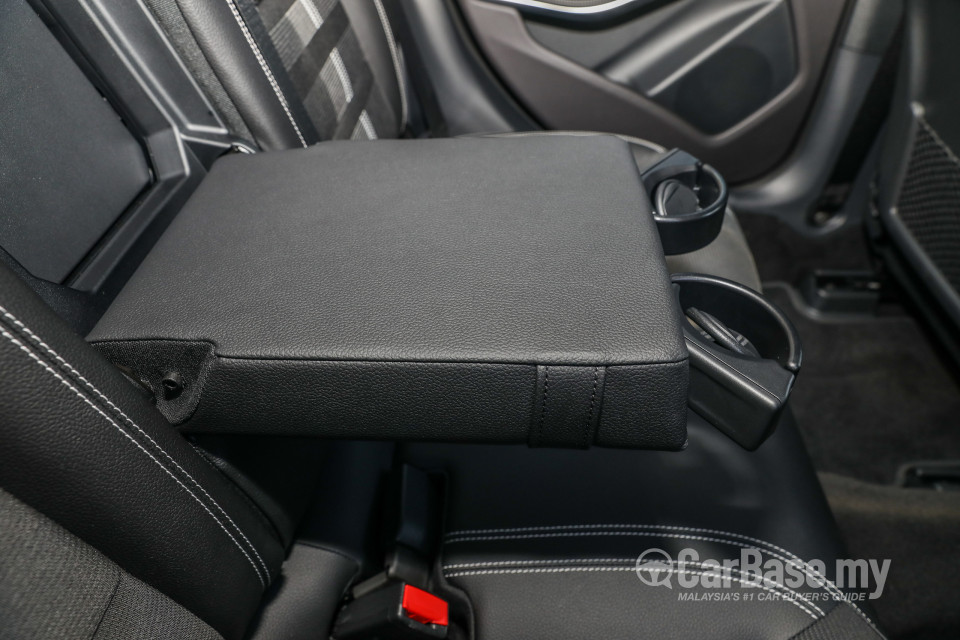 Mercedes-Benz GLA X156 Facelift (2017) Interior