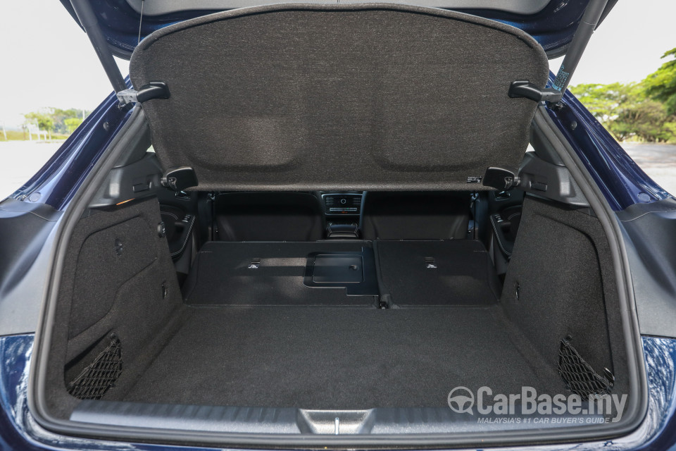 Mercedes-Benz GLA X156 Facelift (2017) Interior
