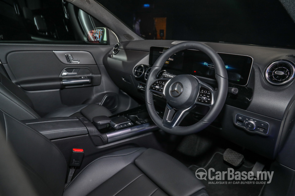 Mercedes-Benz GLA H247 (2020) Interior