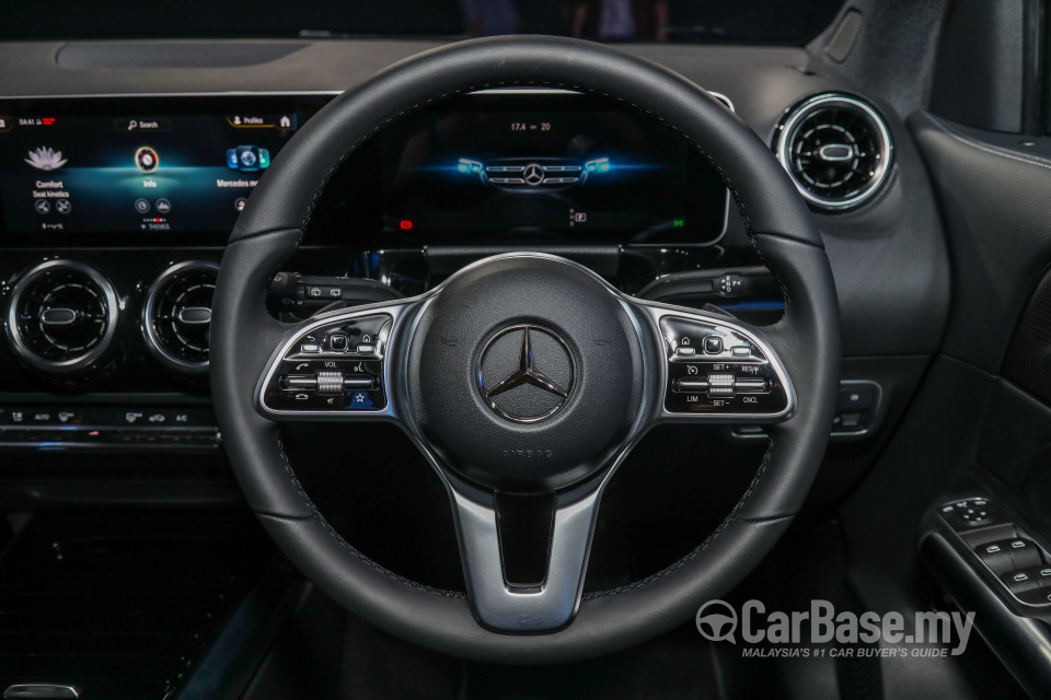 Mercedes-Benz GLA H247 (2020) Interior