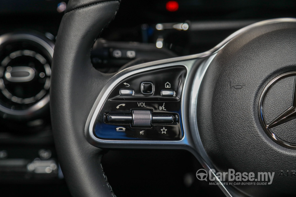 Mercedes-Benz GLA H247 (2020) Interior