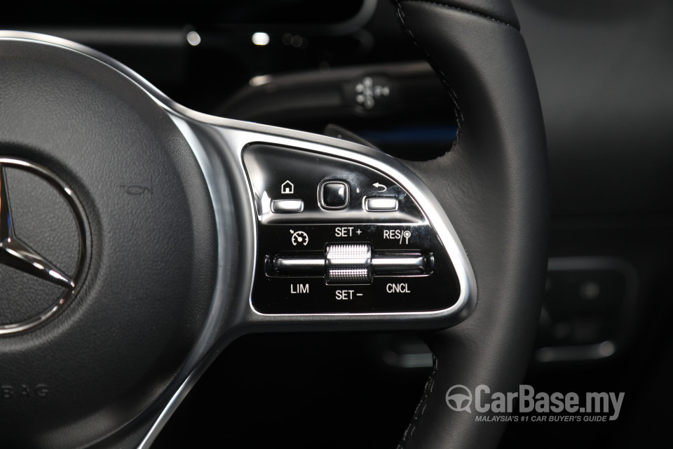 Mercedes-Benz GLA H247 (2020) Interior