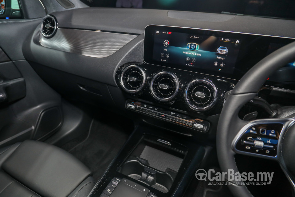 Mercedes-Benz GLA H247 (2020) Interior